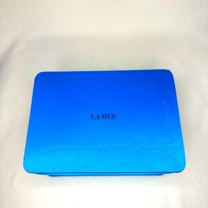 La Mer Cosmetic Box. Beautiful bright blue color.